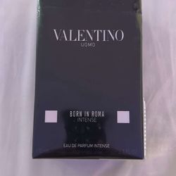 Valentino Born In Roma intesne 