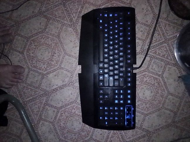 Razor Gaming Keyboard With Headset Hookups And Extra USB