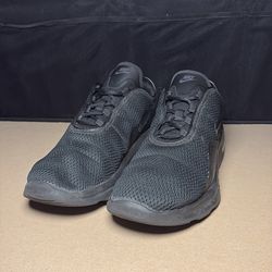 Nike Mens Air Max Motion 2 Triple Black Running Shoes Size