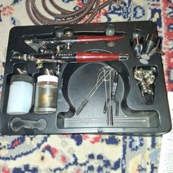 2 Pasche Airbrushes With Compressor