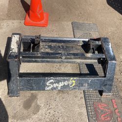 Fifth Wheel Hitch And Air Compresser 