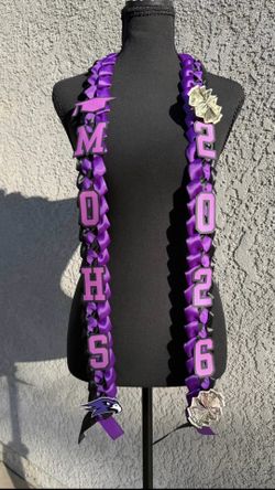Graduation leis Mision oak
