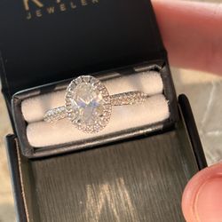 Leo Halo Diamond Ring