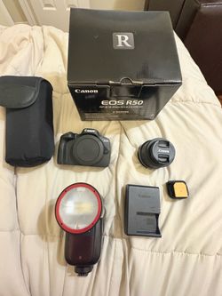 Canon R50 + Godox V1 Flash