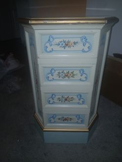 Vintage Corner Piece