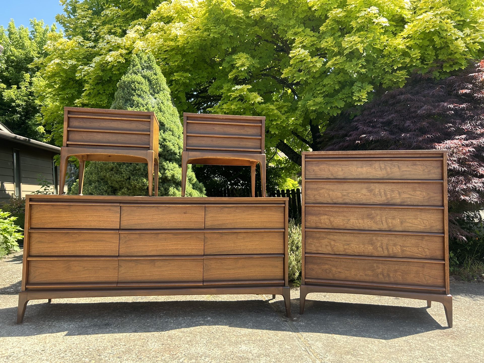 Lane Rhythm Walnut Bedroom Dresser And Nightstand Set