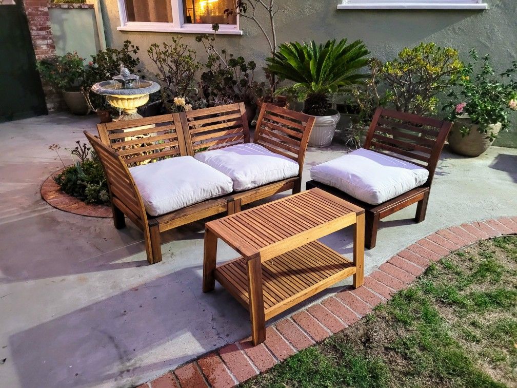 Very Nice Acacia Wood Outdoor Patio Set w/ New Cushions