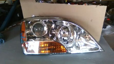 2009 KIA SORENTO HEADLIGHT RH