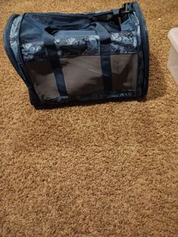 Small dog or puppy carrier like new 20.00