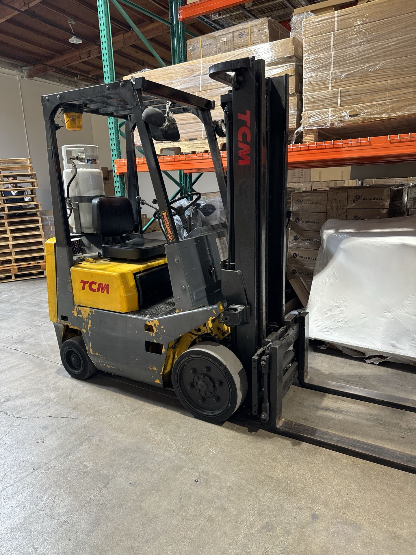 Forklift 3000 Lbs Capacity Propane 2-Stage Side Shifter