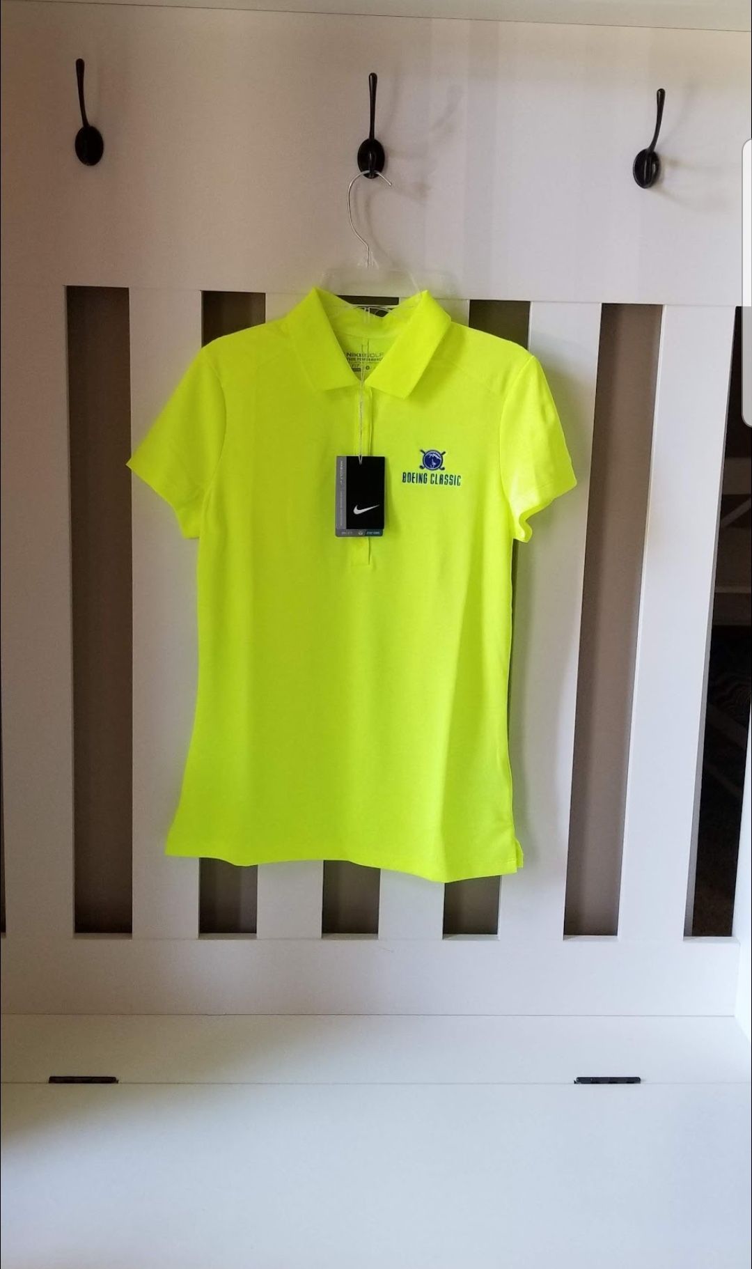 NIKE Short Sleeve Shirt Womens Small