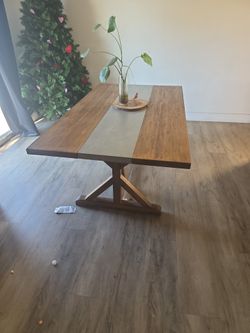 Dinning Table