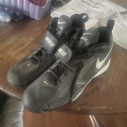 nike baseball cletes size 12