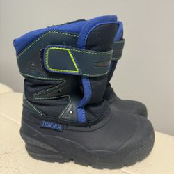 Snow Boots. 