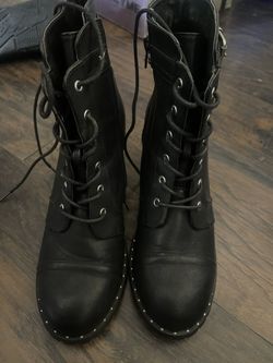 Woman’s Boots Size 11 
