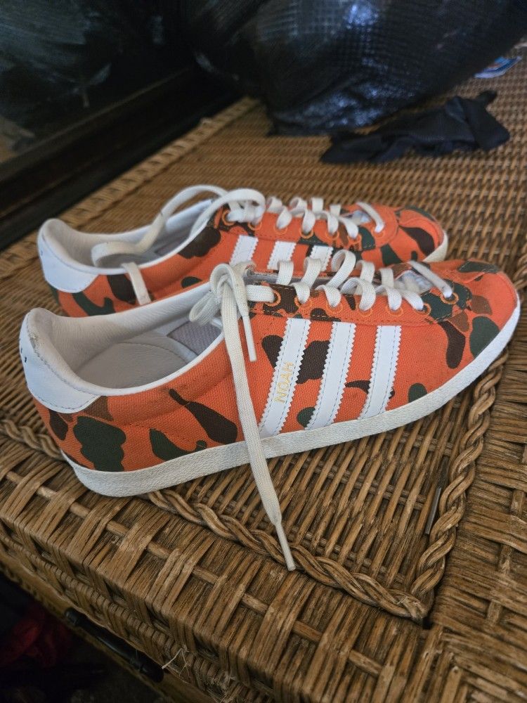 Woman's Addidas