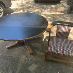 Game/Craft/Dining Table With 4 Rolling Chairs