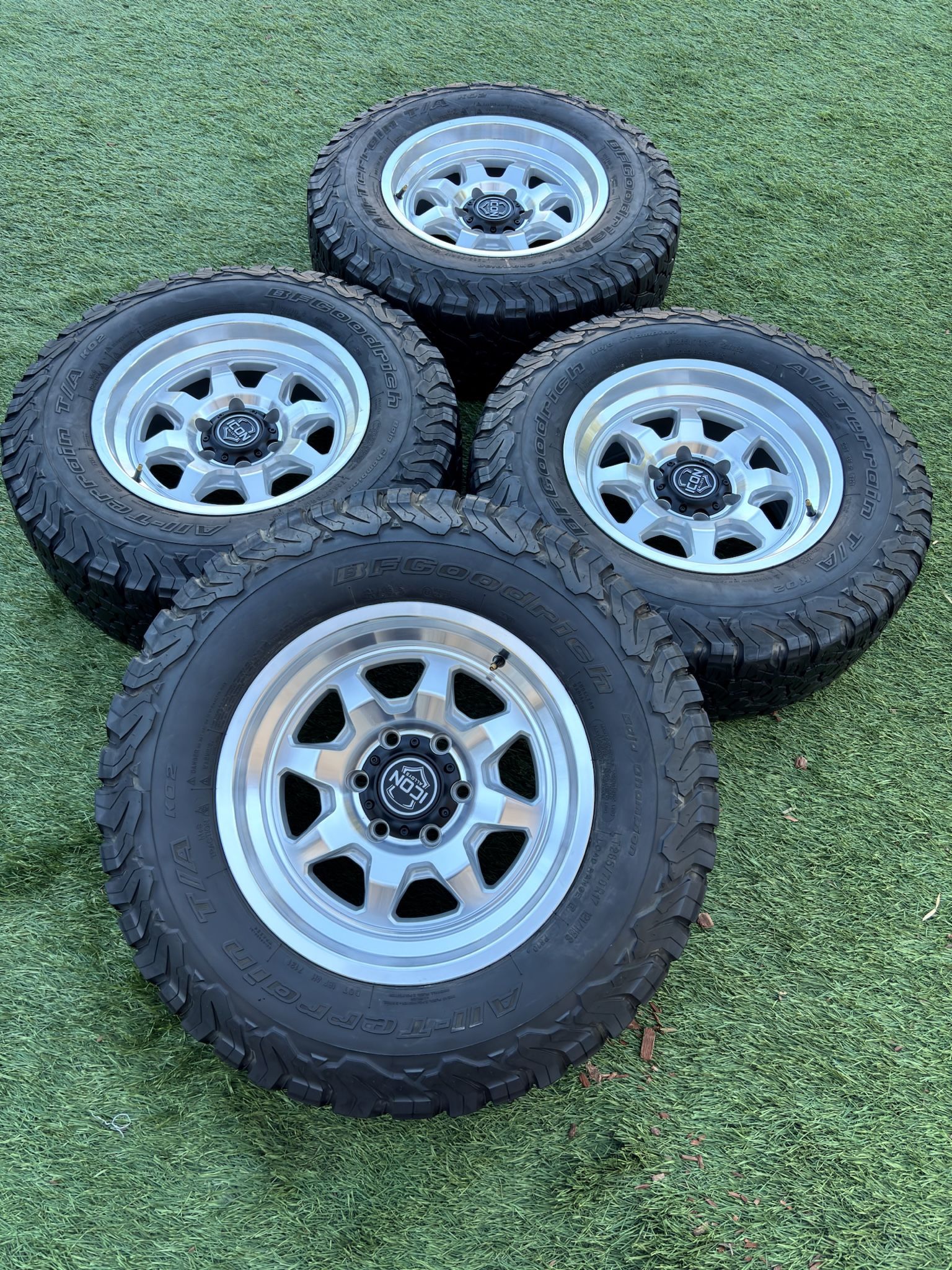 Chevy Silverado Tahoe Yukon rims GMC Sierra Denali Avalanche rines llantas Suburban rims Chevrolet Z71 4x4 rims tires trail boss rims Tires