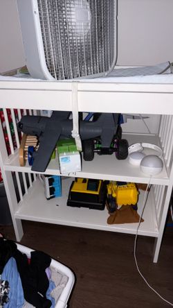 Crib 4 n 1 change table and high chair ( needs to be gone 6/17)
