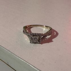 Engagement ring 