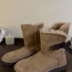 New Ugg Boots Size 5