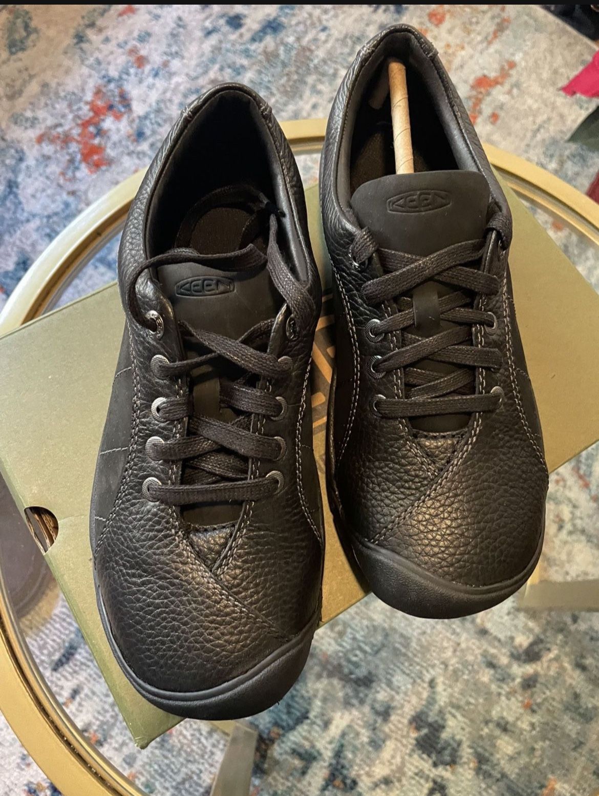 NIB: KEEN Women's Presidio Casual Comfortable Oxford Black Hiking Shoes - size 8.5