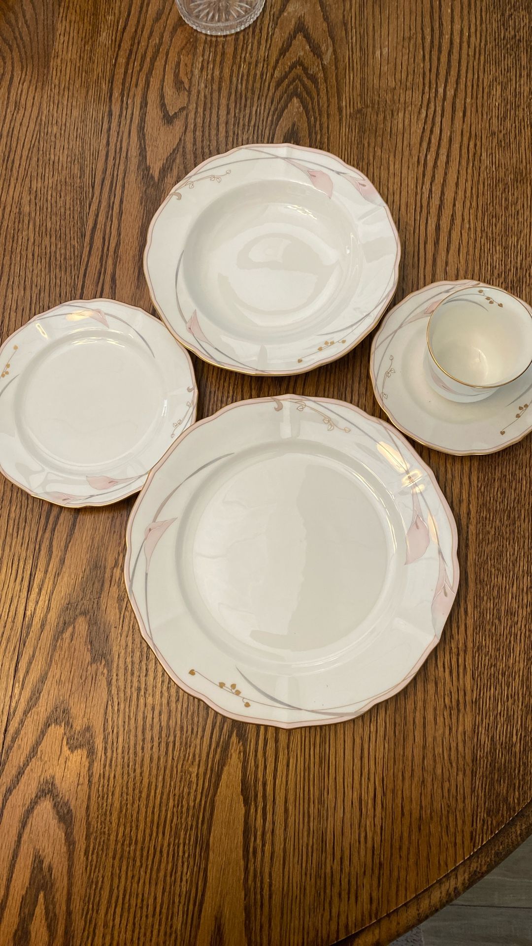 Mikasa Bellamy Bone China 5 Piece Pl. Setting Service For Six