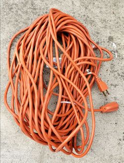 HDX 100' indoor/outdoor 16 guage extension cord