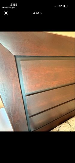 Queen size wooden Bed
