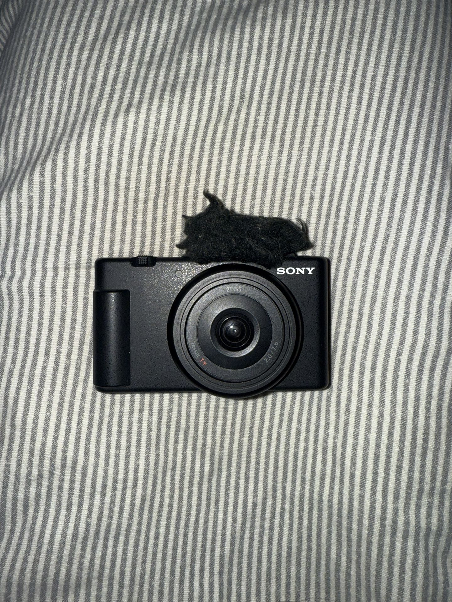 Sony - ZV-1F Vlog Camera for Content Creators and Vloggers - Black
