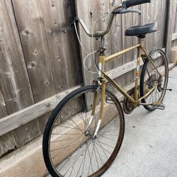 Vintage Classic Road Bike. Cruiser