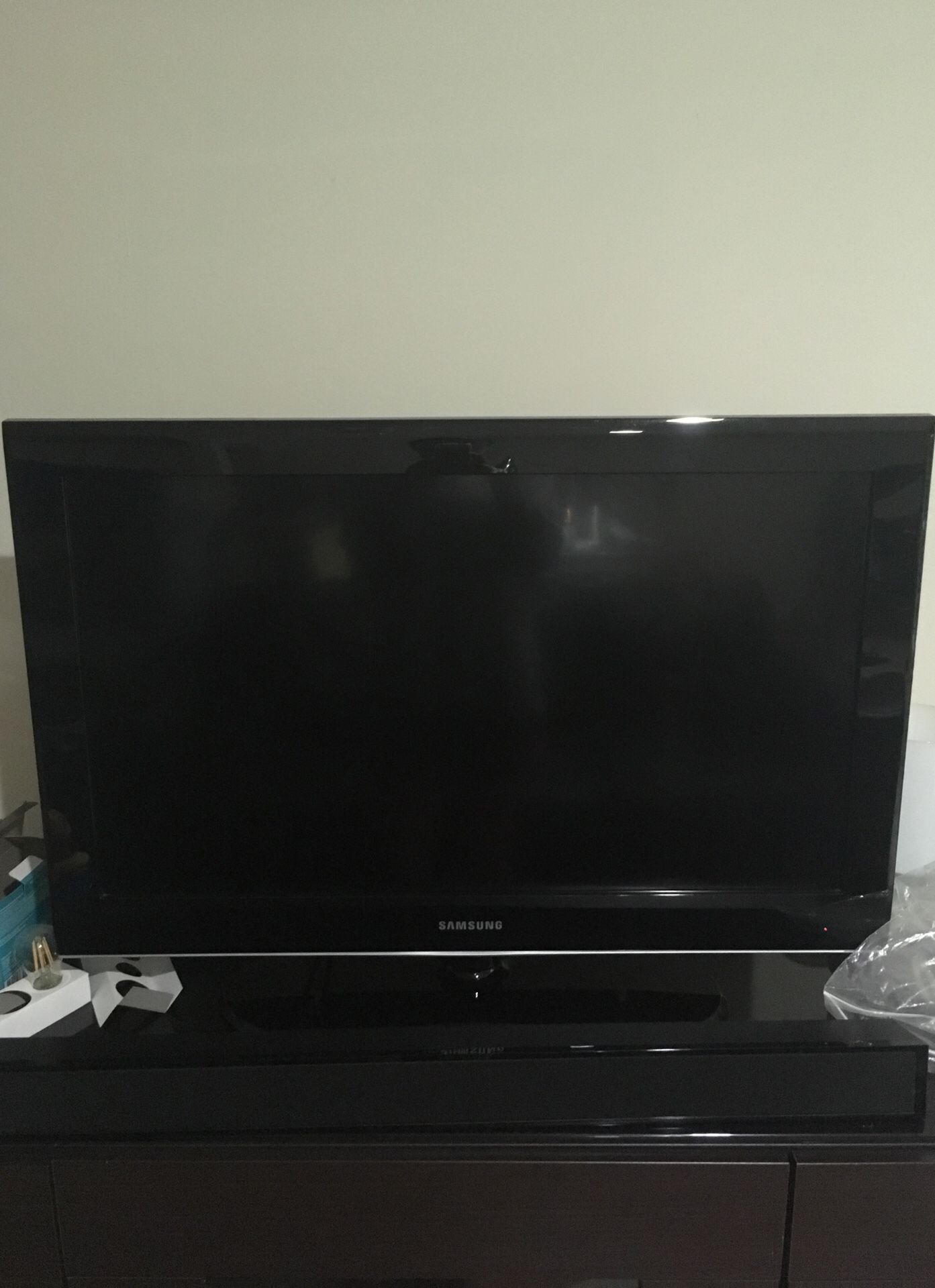 32 in Samsung TV works perfect