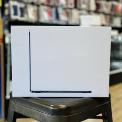 MacBook Air M3 Chip 13 Inch