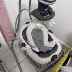 Graco Baby Swing & Soothing Seat – Multi-Motion, Music & Vibration