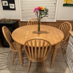 Kitchen Table & Chairs 