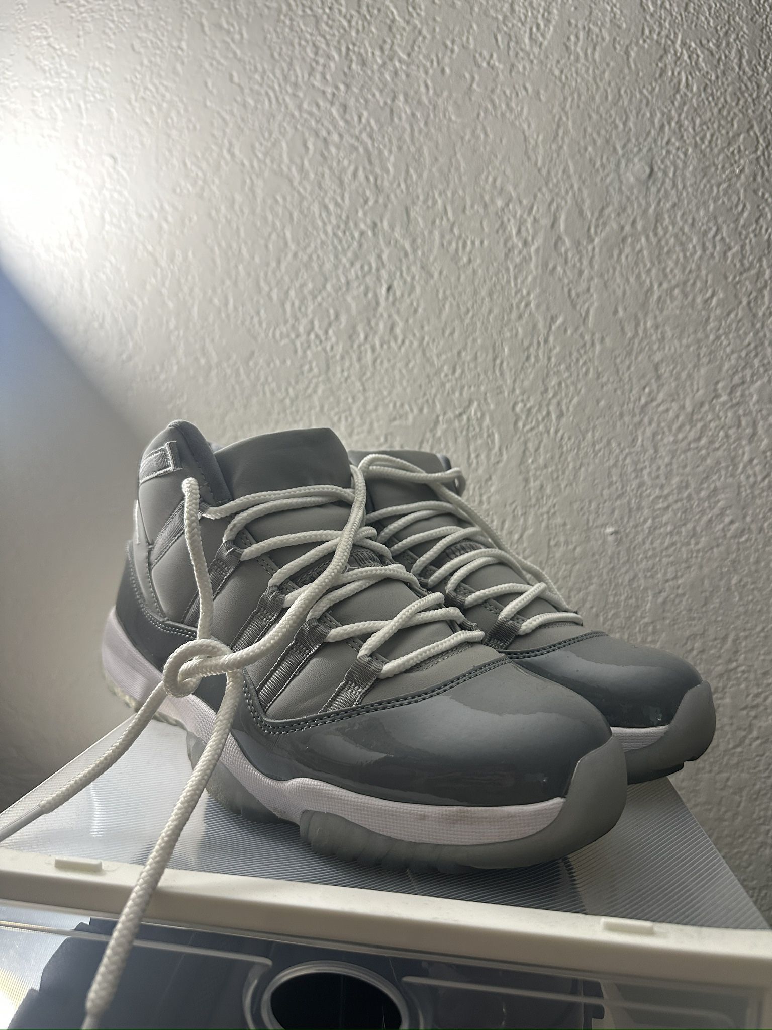 Jordan 11’s Sz. 9 Cool Grey