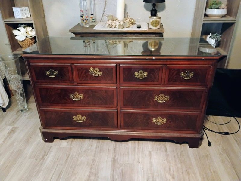 Chester drawers