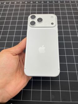 Apple iPhone 17 pro max 256 gb unlocked like new