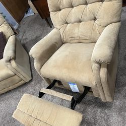 Recliner very Clean and Comfortable 