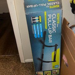 New Pull Up Bar Open Box $15 