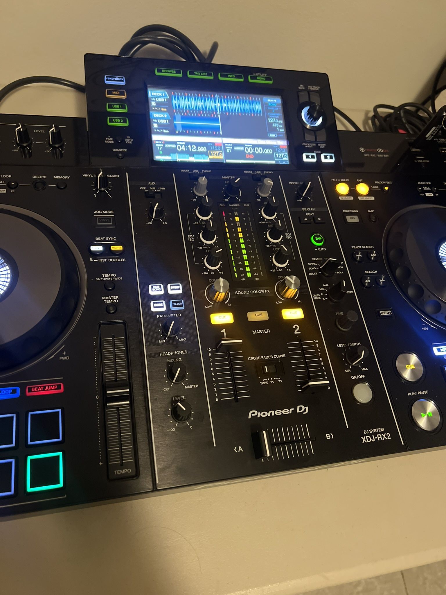 Pioneer XDJ-RX2 All-in-One Rekordbox DJ Controller System with Soft