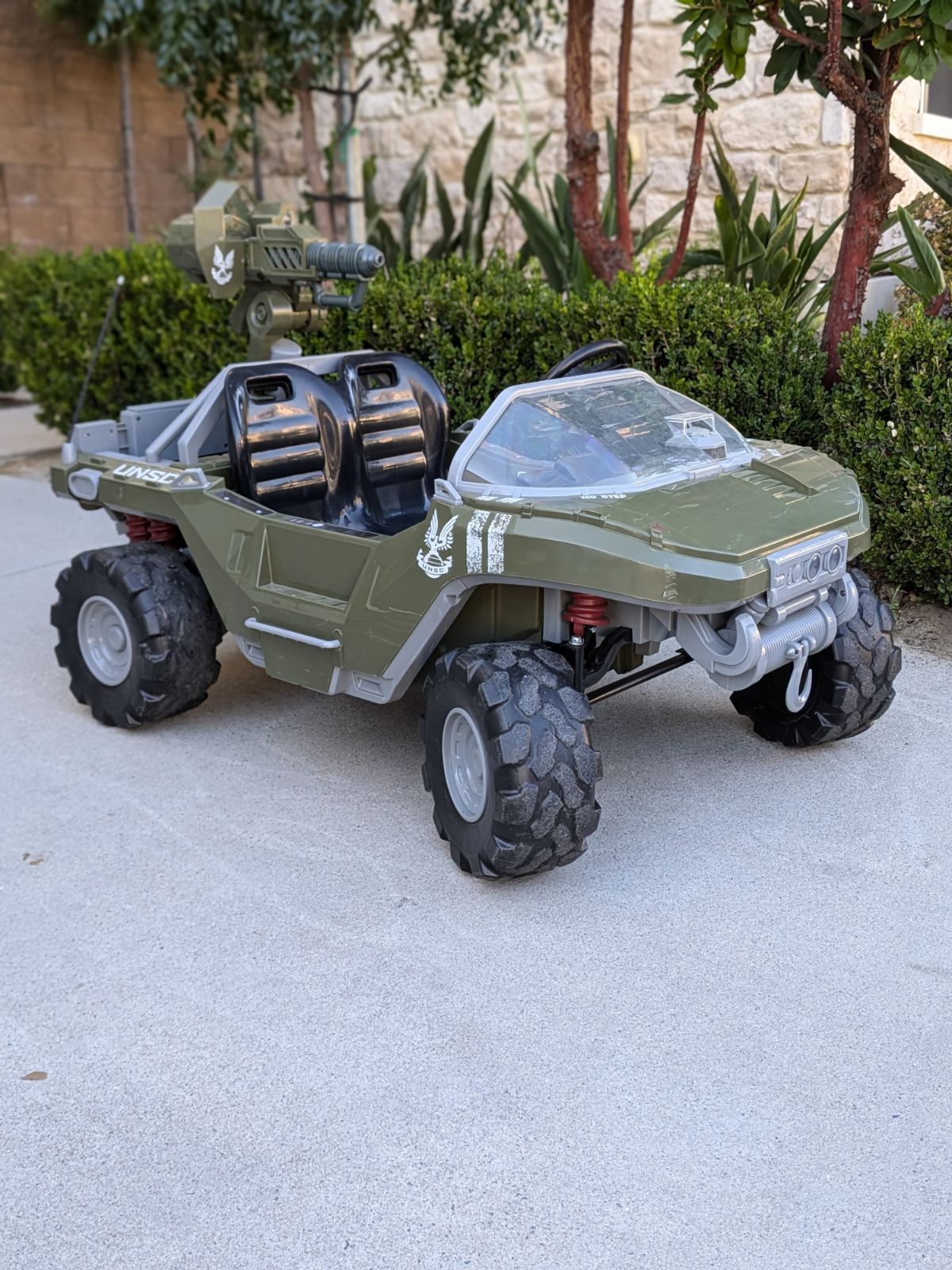 24V Microsoft Halo Warthog Ride on with Laser Tag Blaster and Vest