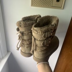 Guess Fur Boots
