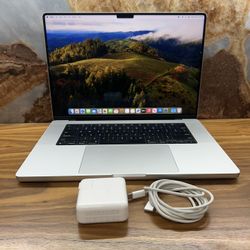 Apple MacBook Pro 16" Laptop (512GB, M3 Pro, 18GB) Silver MRW43LL/A, 82 cycles, Apple Care 2023 Like New!!,Apple,Apple MacBook Pro,MacBook Pro,M3 Pro