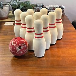 High-quality indoor bowling set with 10 durable foam/rubber pins and matching ball.