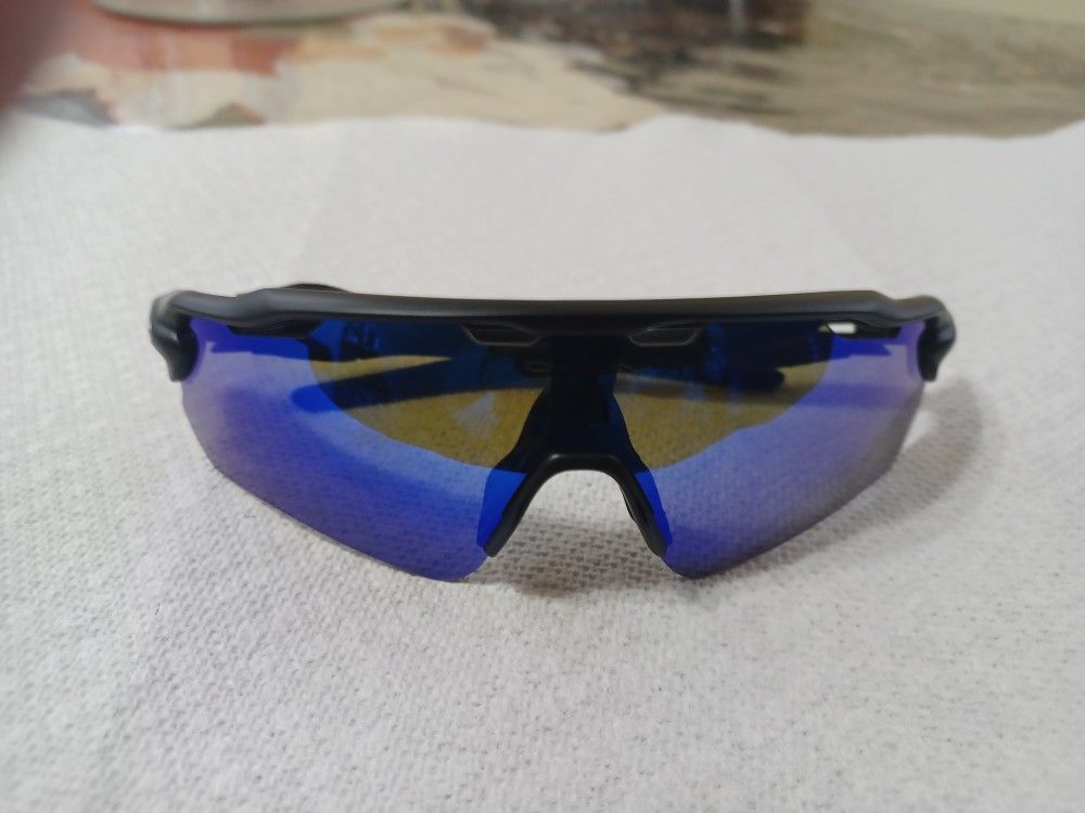 New Oakley Prizem Sunglasses