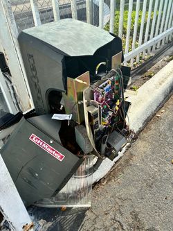 Electric gate stops halfway or won’t close? Same-day help for motor