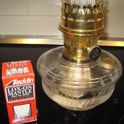 Aladdin Genie III Oil Lamp with Extra Mantel 
