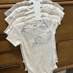 Carter’s Set Of 5 Baby One Piece Bodysuits Featuring Elephants Size 9 Months