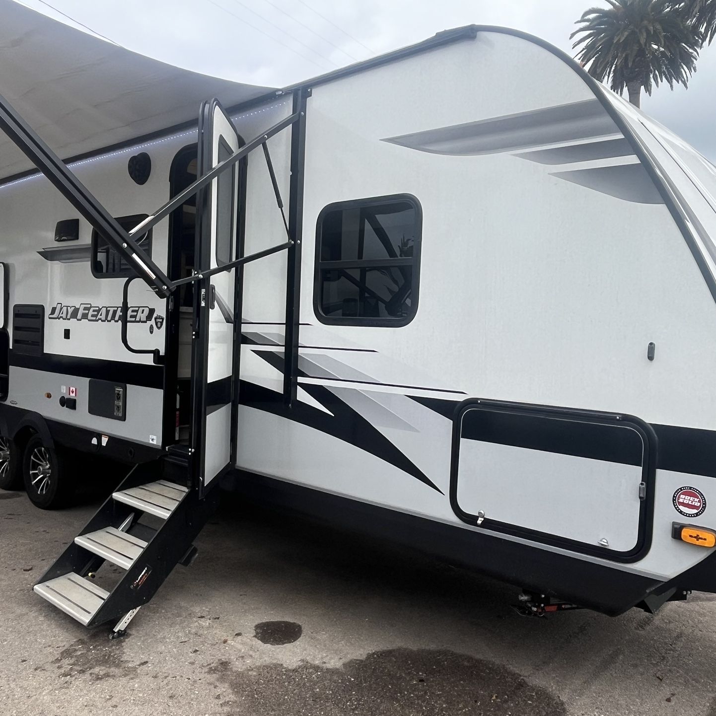 2023 Jayco Jay Feather 27BHB Travel Trailer